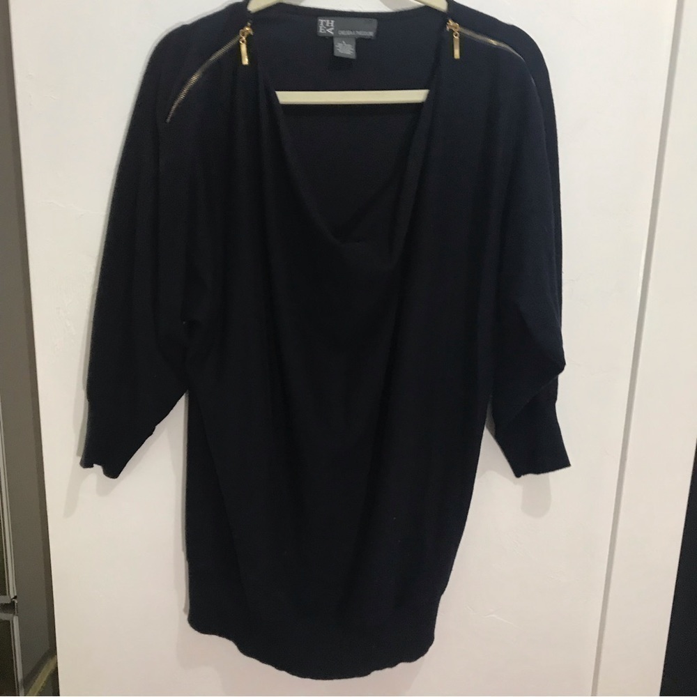 Chelsea & Theodore Navy blue 3/4 sleeve cowl neck sweater